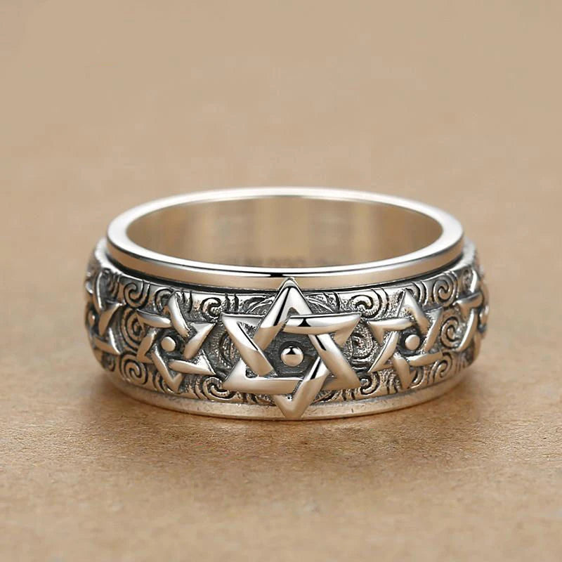 Anel Masculino Dominante em Prata com Estrela de Seis Pontas