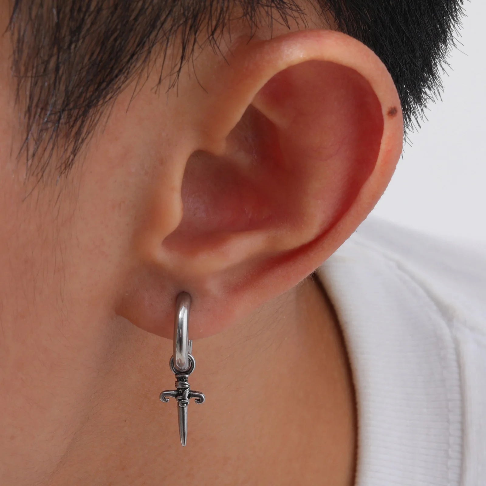 Brincos de Argola Espada Gótica em Aço Inoxidável