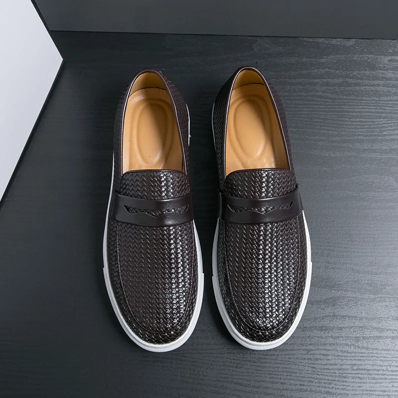 Mocassins Masculinos de Couro com Padrão Tecido