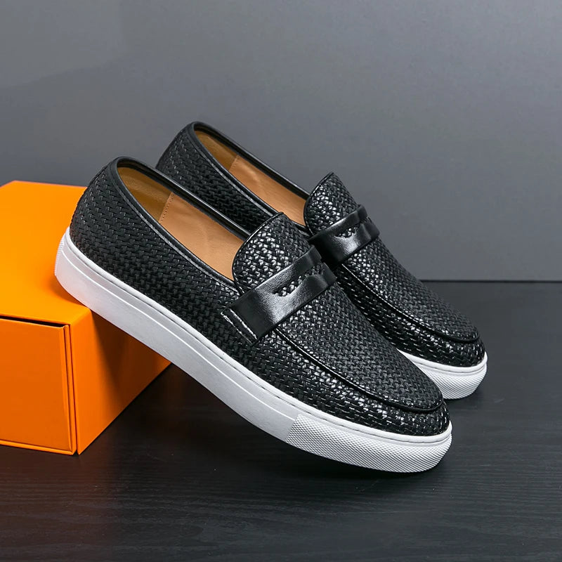 Mocassins Masculinos de Couro com Padrão Tecido