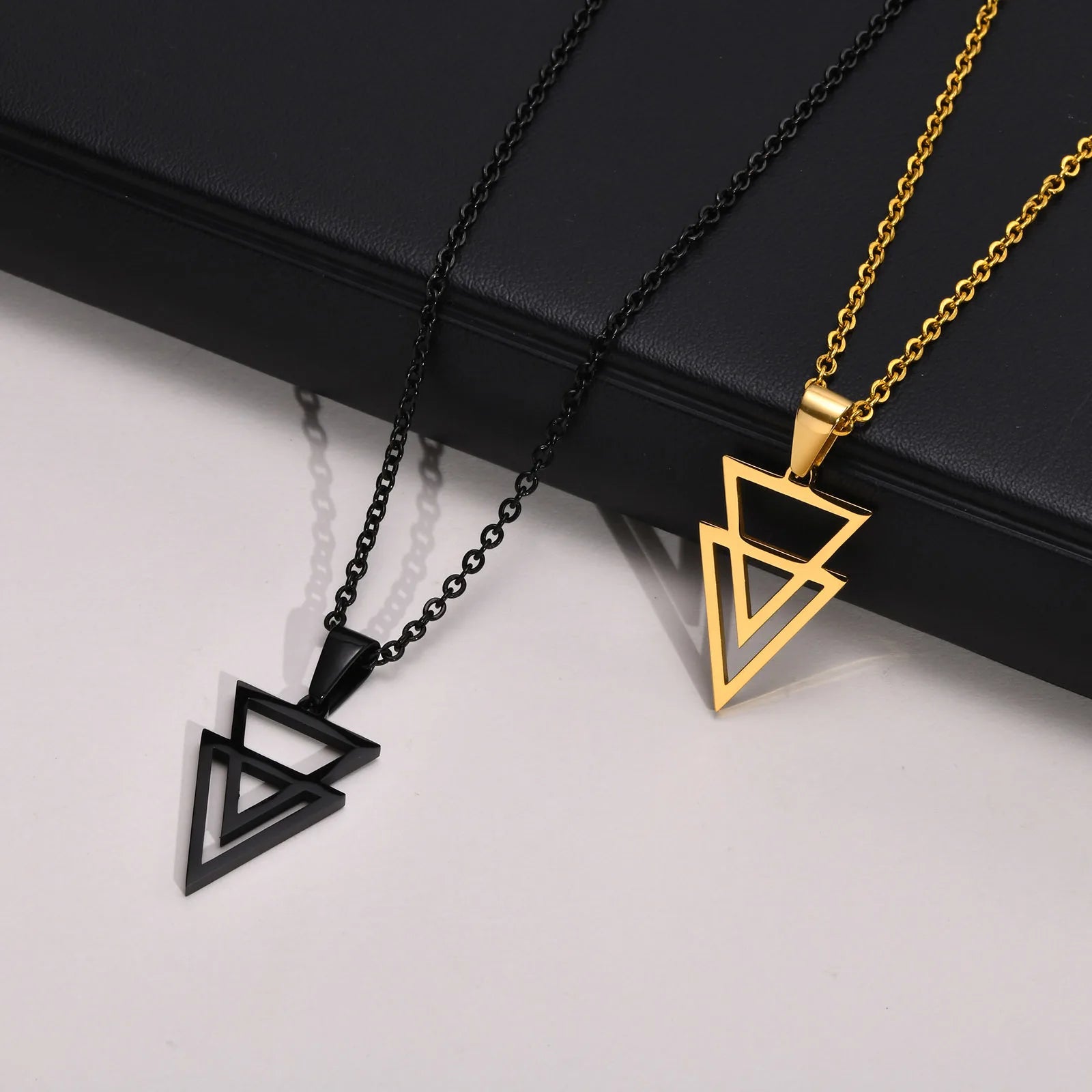 Colar Masculino Geométrico Duplo de Aço Inoxidável