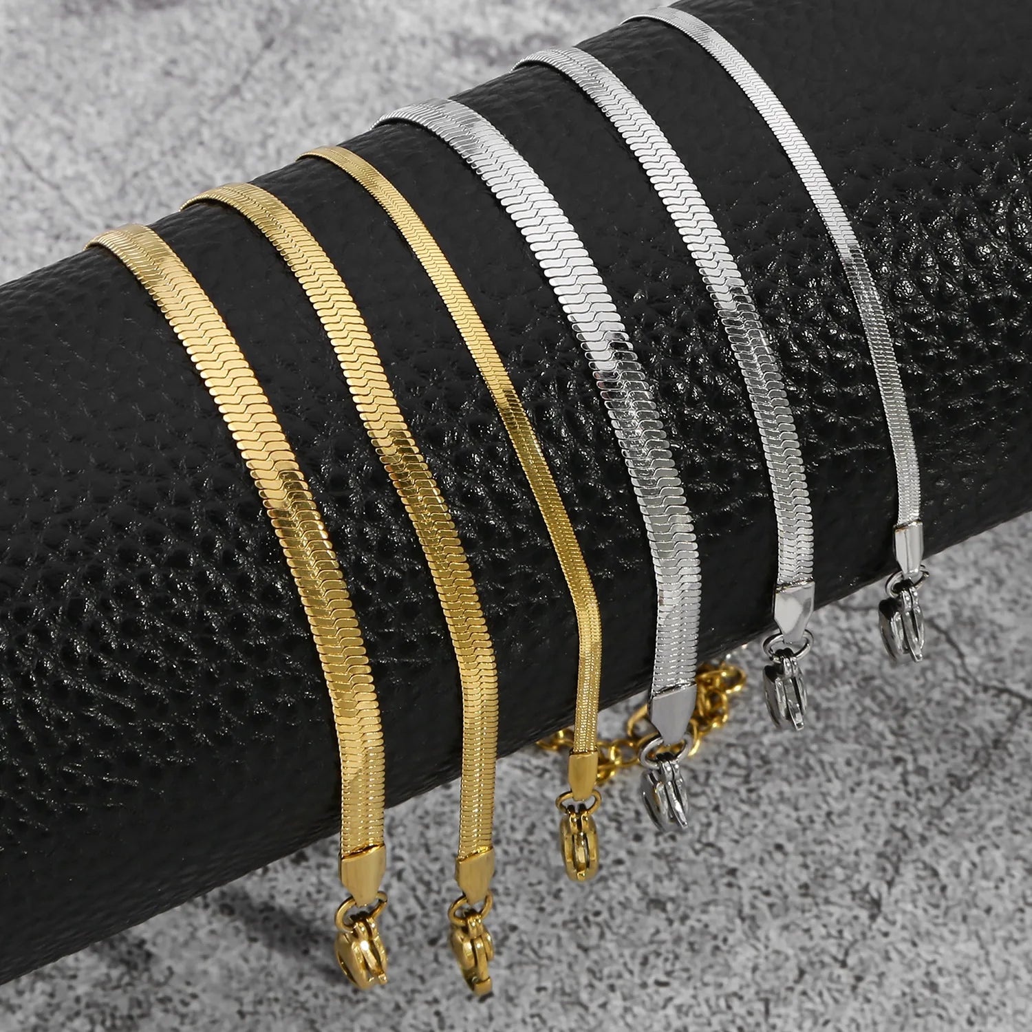 Pulseira Cobra Dourada de Aço Inoxidável